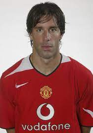 Met een enorm gevoel van verslagenheid deelt psv mee dat willy van der kuijlen, #misterpsv is overleden. Ruud Van Nistelrooy