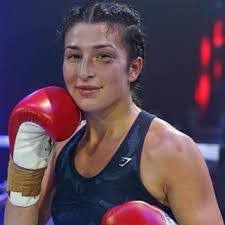 Jasmine Parr's Instagram, Twitter & Facebook