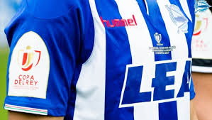 الافيس يواجه برشلونة بقميص جديد في نهائي كأس ملك اسبانيا نشر نادي الافيس صورة عن القميص الذي سيخوض به مباراته مع برشلونة يوم 27 5 2017 في نه Jersey Sports Lea