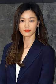 메이킹 과자 받아먹기에 도전하는 전지현 《스브스캐치｜푸른 바다의 전설》. 5wuvigesrtjrjm