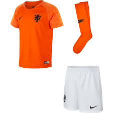 Op dit oranje nederland supporter shirt staan drie goedkope smartphone simlockvrij. Nederlands Elftal Shirt 2020 2021 90 Football