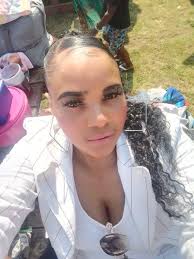 IS there any difference between English teacher and English language  teacher?