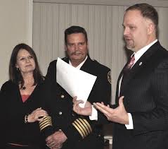 As of january 1, 2020, 17 states and the district of columbia have minimum age requirements that exceed the federal minimum for the purchase of a handgun from unlicensed persons, 2 and eight states and the district of columbia have minimum age requirements that exceed the federal minimum for handgun possession. Retiring Macedonia Fire Chief Black Given Rousing Sendoff News The Repository Canton Oh