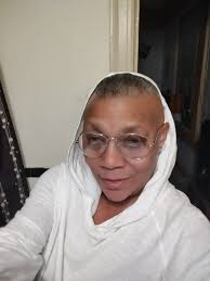 Hy everyone am Chantel 24 yrs old looking for friendship