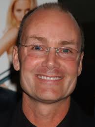 Les Mayfield's Instagram, Twitter & Facebook