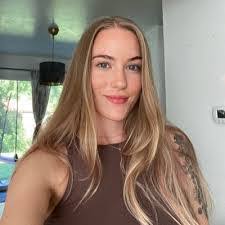 Brandi Roark's Instagram, Twitter & Facebook