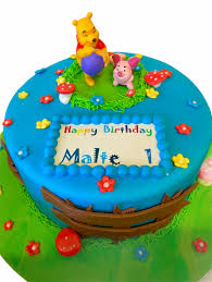 Brought to you by @disney. Torte Winnie Pooh Mit Aufschrift Tortenstube Piccolini Konditorei