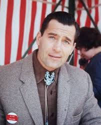 Clint Eastwood with his wife and his grandchildren, nothing is more  beautiful than this.