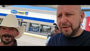 Acá andamos en Aguaprieta sonora y nos encontramos al compa Melvin soto