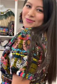 “El mejor color en todo el mundo es el que va mejor contigo”#@Trajes  Típicos R.S