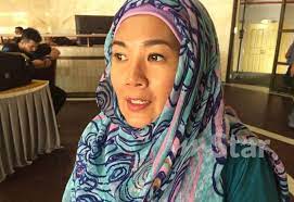 Jelas ras, dia sebelum ini memang tidak bertudung dan hanya mengenakan turban atau skaf sahaja untuk menutup kepalanya. Dah Tak Tahan Saya Tiada Daya Lagi Ras Adiba Diserang Sakit Tulang Belakang Hiburan Mstar