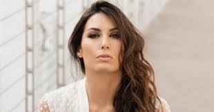 Al gf vip elisabetta gregoraci e pierpaolo pretelli hanno all'improvviso tolto il microfono, cominciando a scambiarsi dei messaggi criptici e chiudendosi in bagno: Grande Fratello Vip Elisabetta Gregoraci E La Foto Piu Spinta In Attesa Della Diretta Abito Trasparente Topless Brutale Libero Quotidiano