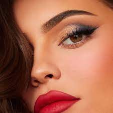 Kylie jenner 's beauty takeover continues. Sailor Summer Collection Is Here Boss Bae Kyliejenner Wearing The Sailor Palette And Shady Lashes Kyl Kylie Jenner Makeup Kylie Cosmetics Jenner Makeup