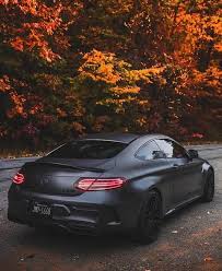 Mercedes C63s Amg Essaie De Trouver Son Prix Espritluxe Abonne Toi Esprit Voitures De Luxe Voiture De Sport Voiture