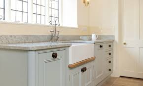 Shop farrow and ball ® tapeten gedeckter tisch küche wohnen schlafen bad teppiche accessoires gift card. Hay And Borrowed Light Willow Bank