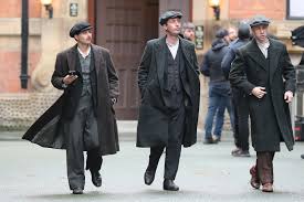 Последние твиты от peaky blinders (@thepeakyblinder). Peaky Blinder Outfit How To Dress Like A Peaky Blinder In 2019 British Gq