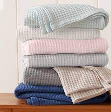 Waffle weave blankets are tightly woven to reduce snags and are made of 100% cotton. Amazon Com 100 Cotton Waffle Weave Thermal Blanket Super Soft Season Layering Mikala Collection King Blush Pink Kitchen Dining