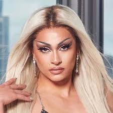 Grace Duval's Instagram, Twitter & Facebook