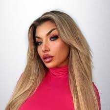 Sheila Vines's Instagram, Twitter & Facebook