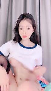 【小豆豆】G奶女神顶级美乳道具猛插疯狂喷水流白浆_4