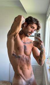 Fotos do influencer australiano Rafael Güeto pelado e exibindo a rola |  Todos Famosos Nus