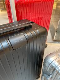 Rimowa Suitcases Valentino Modedesign Fendi