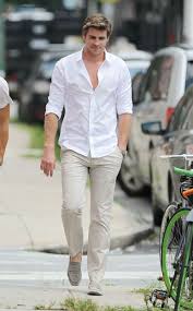Camisa Branca Para Fim De Ano Camisa Branca Masculina Reveillon 2018 Calca Caqui Mocassim Moda Masculina Casual Estilos Casuais Masculinos Looks Masculino