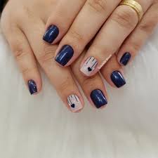 Típico o no, siempre tendremos en. Unas Azules Decoradas Disenos Combinaciones Para Toda Ocasion Con Imagenes Unas Oscuras Unas Cortas Manicura De Unas
