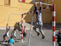 Los abonos quincenales, el plazo o el pago inicial pueden variar según el margen de crédito y el historial de pago de cada cliente. Patios Igualitarios Frente Al Futbolcentrismo Asi Deberia Ser El Recreo Escolar Actualidad Mamas Papas El Pais