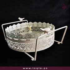 تميزي بضيافتك في العيد مضيفة شوكولاتة كعك وحلقوم مع غطاء مزين بعصافير صغيرة حجم كبير