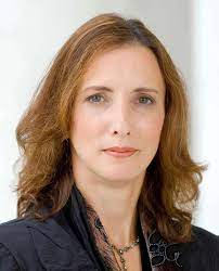 Gina Bennett, da CIA: "Este trabalho devora-nos" – Observador