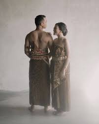 Di sesi preweddingmu, kamu ingin menggunakan adat apa sih? Kebaya Ideas Posts Facebook