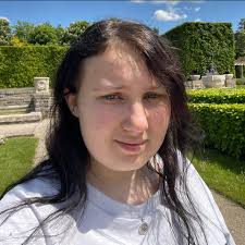 Hélène Linard dans personnes