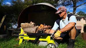 It has been seasoning for about 2 years and should be ready for splitting. Ryobi Rls2200t5 Electric Log Splitter On Aussie Hardwood Gum Youtube