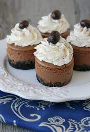 25 Mother S Day Sweet Things That Will Impress The Queen Herself Hail The Mom Desserts Mini Cheesecakes Dessert Recipes