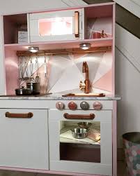 Diy Comment Customiser La Cuisine En Bois Ikea Duktig De Vos Enfants Blog D Une Maman Creative Ikeaki Kids Play Kitchen Ikea Toy Kitchen Toy Kitchen