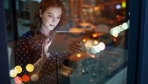 V súvislosti s prechodom na nové platobné karty visa, postupne dochádza k deaktivácii kariet mastercard. Unicredit Bank Case Study Heading Towards Paperless Branches