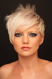 10 coupe courte blonde avec meche dernier hommes et femmes coiffure 10 coupe courte blonde avec meche dernier coupe de cheveux courts miley coupes courtes coiffures and coupe on pinterest coupe cheveux tres court femme 2015. Coupe Courte Femme Blonde Nanadianadera Blog
