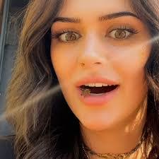 Mandy Michels's Instagram, Twitter & Facebook