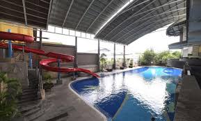 10 Kolam Renang Di Surabaya Dan Harga Tiket Masuk 2020 Yang Bagus Murah Buka Sampai Malam Waterboom Terbagus Terbaru Jejakpiknik Com