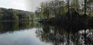 Maybe you would like to learn more about one of these? Angeln Im Fluss See Oder Teich Morvan Burgund Camping Des Bains