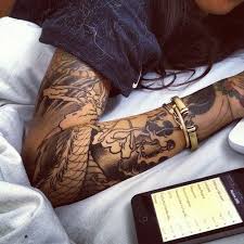 Black And White Japanese Tattoo Leg Sleeve Japanese Style Black And White Sleeve Tattoo Tatuajes Al Azar Inspiracion Para Tatuaje Brazos Tatuados