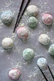 Prepare mochi mixture add rice flour, corn flour, sugar, ¼ tsp oil and water, mix well and allow this mixture to rest for 30 minutes. Mochi Ang Sarap