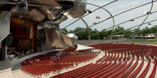 auditorium seating in jay pritzker pavilion millennium park