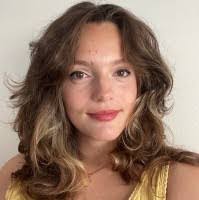 Phoebe Flynn's Instagram, Twitter & Facebook