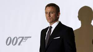 Im jahr 2021 geht es endlich weiter — craig kommt als geplagter und trinkfester bond in „keine. Raten Sie Mal Woher Der Nachste James Bond Bosewicht Kommt Rt De