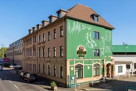 Der legende nach wird dom kölsch wahlweise mit weihwasser gebraut oder veredelt mit freudentränen, d. Presse Und Bildmaterial Radeberger Gruppe