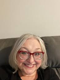 Embracing natural gray hair growth