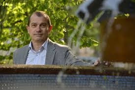 Března 1963 český těšín) je český politik a fyzik, od roku 2012 zastupitel středočeského kraje (v letech 2016 až 2017 také radní kraje a od roku 2020 pak náměstek hejtmanky), od roku 2004 starosta obce dolní břežany, místopředseda hnutí stan Do Ekonomiky Nalijeme Bilion Rika Kandidat Stan Na Ministra Veslav Michalik Denik Cz