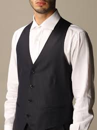 Adoptez ce beau gilet pour vos tenues au bureau. Emporio Armani Outlet Gilet Homme Gilet Emporio Armani Homme Bleu Marine Gilet Emporio Armani 91j0g0 91515 Giglio Fr